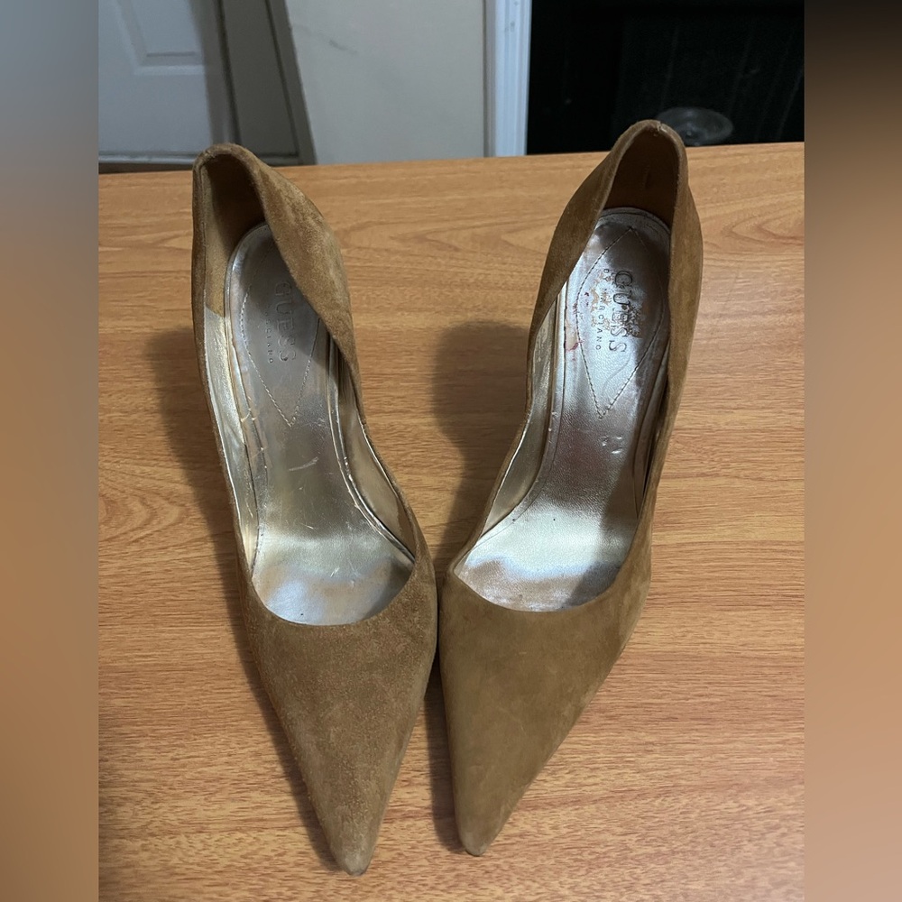 Brown Suede Guess Women's Pumps 

No Box included